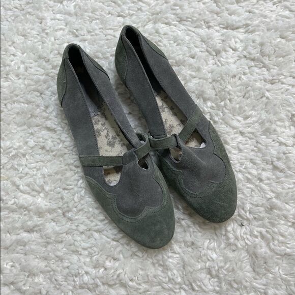 Wolverine 1000 Mile Lois Slip On Suede Flats - Picture 7 of 9